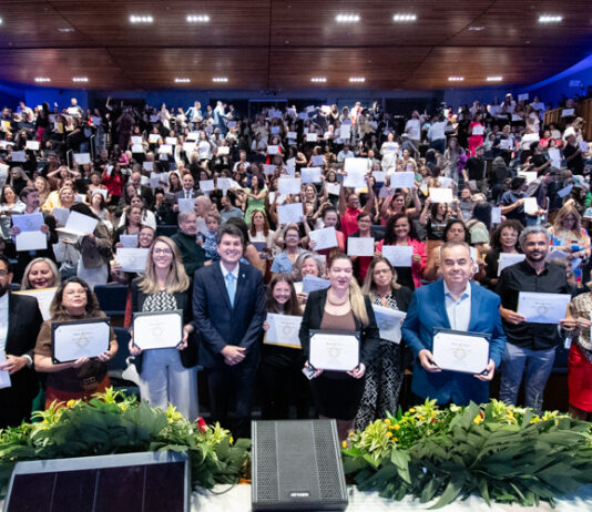CLDF homenageia luta por inclusão e entrega primeira moção de louvor em braille em 35 anos