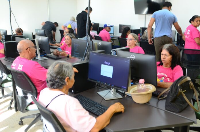 Cidadão Tech 60+ oferece cursos de inclusão digital em sete municípios goias