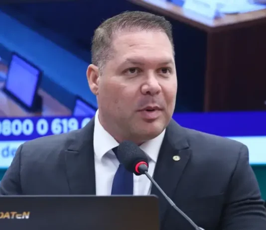 Deolane é presa em operação contra o PCC