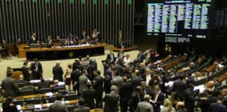 Congresso derruba vetos de Lula e libera repasses a pequenos municípios inadimplentes