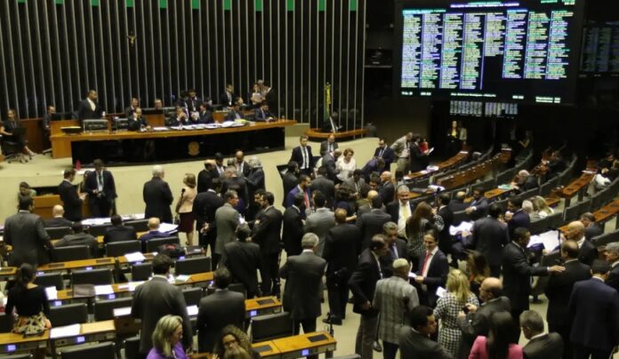 Congresso derruba vetos de Lula e libera repasses a pequenos municípios inadimplentes politica camara senado