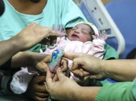 Bebês nascidos durante a Copa do Mundo ganham homenagens em hospitais do Rio de Janeiro