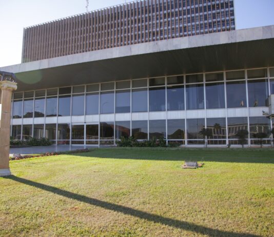 GDF decreta ponto facultativo para jogo do Brasil