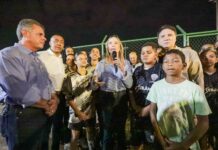Arena de beach soccer e campo sintético em Ceilândia ganham iluminação pública