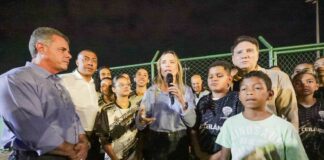Arena de beach soccer e campo sintético em Ceilândia ganham iluminação pública