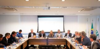 Governadora discute moradia regular e planejamento urbano com lideranças do setor imobiliário