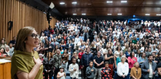 Enfermagem Multiverso: solenidade celebra a transversalidade da saúde e homenageia profissionais