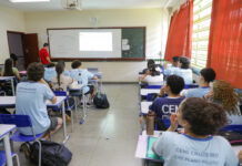 CLDF realiza sessão solene para entrega do 4º Prêmio Paulo Freire de Educação