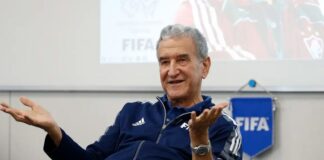 Técnico Carlos Alberto Parreira passa por cirurgia