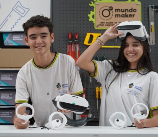 Enxergando e indo mais longe! Mais de 100 escolas têm acesso a óculos de realidade virtual em Goiás