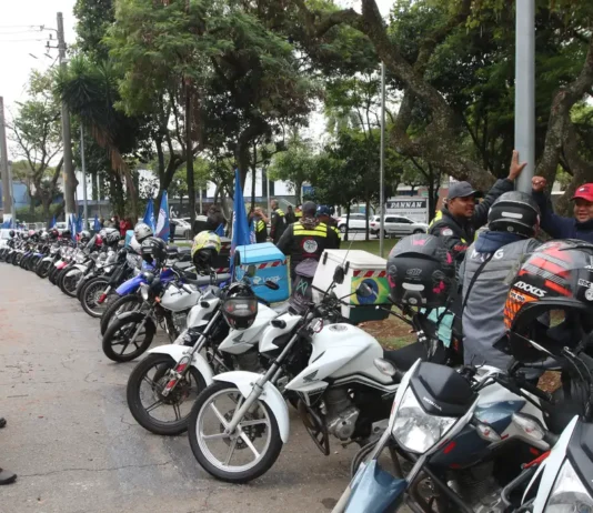 Governo federal anuncia linha de crédito para motociclistas de aplicativos financiarem motos novas