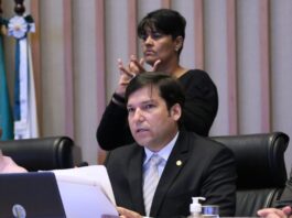 Destruição de abrigos leva Robério a cobrar ação