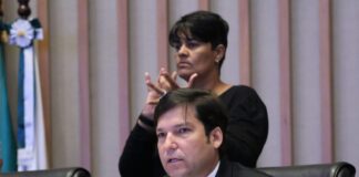 Destruição de abrigos leva Robério a cobrar ação