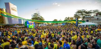 Sesc-DF reúne 6 mil torcedores na W3 Sul em tarde de festa, samba e emoção