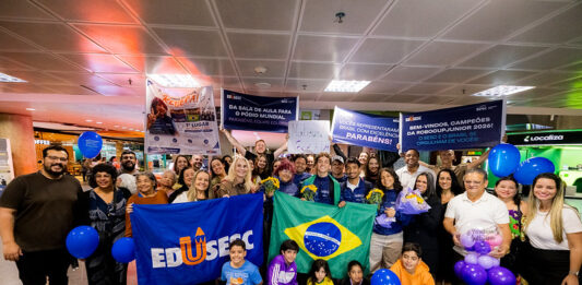 Estudantes do EduSesc recebem recepção calorosa na chegada a Brasília