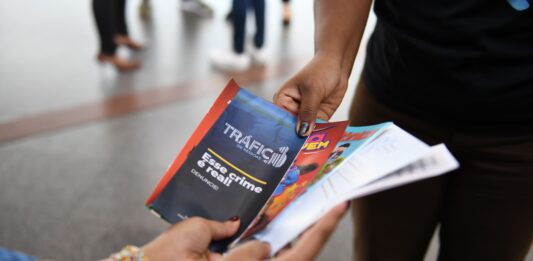Canais aceitam denúncias de tráfico de pessoas no DF