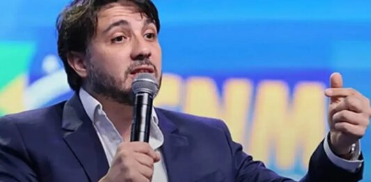 Partido Missão oficializa candidatura de Renan Santos à Presidência