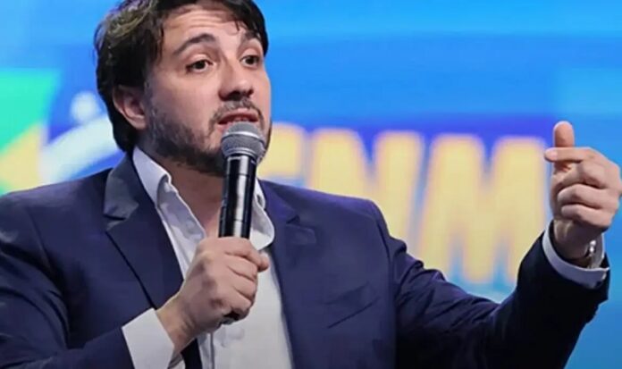 Partido Missão oficializa candidatura de Renan Santos à Presidência politica