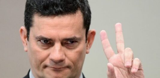 Sergio Moro lidera corrida ao governo do Paraná