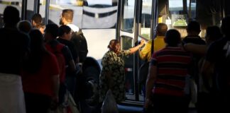 Idosos de baixa renda têm direito a desconto em passagens interestaduais de ônibus