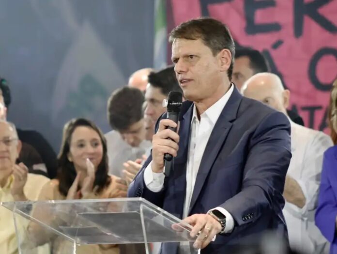 Republicanos oficializa Tarcísio à reeleição em São Paulo politica
