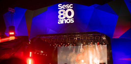 Com público de 30 mil pessoas, Sesc marca 80 anos com grande estrutura de serviços e show de Caetano Veloso no DF
