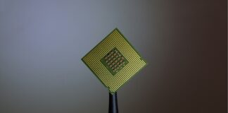 Escassez de memória pressiona fabricantes de celulares e laptops