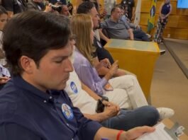 Robério Negreiros participa de ato e assina manifesto em defesa do FCDF