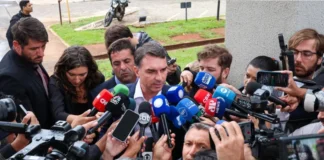 Flávio Bolsonaro confirma debate com Lula na Band neste domingo