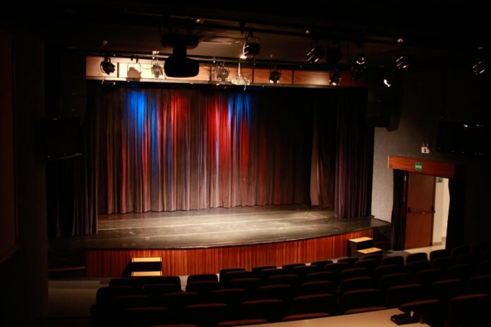 Teatro Silvio Barbato recebe a 9ª Mostra Sesc de Cinema com exibições gratuitas e debates brasili sesc teatro Teatro Sesc pres. Dutra (1)
