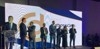 Sesc-DF homenageia 31 comerciários e premia jornalistas em noite de reconhecimento e celebração