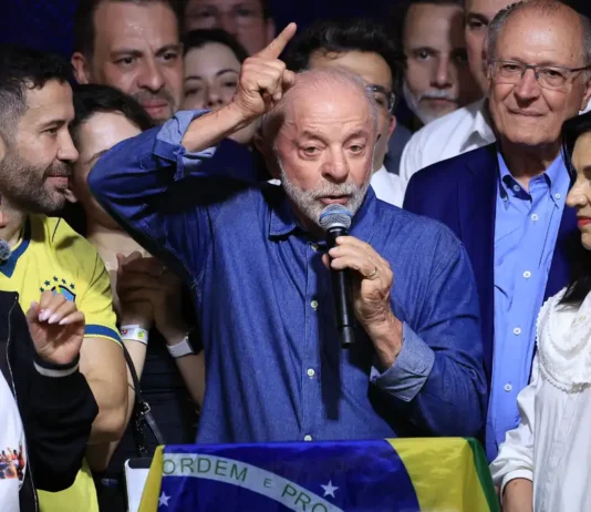 Lula promete mudar forma de governar e priorizar economia digital